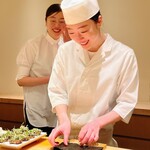 鮨 めい乃 - 帆立の磯辺。厚くて熱くて手に触れるだけで大変っす