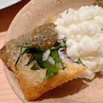 鮨 めい乃 - 小肌フライの中には大葉が潜んでいます