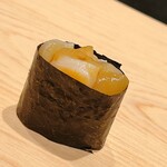 鮨 めい乃 - 小柱は軍艦の華ですね