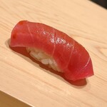 鮨 めい乃 - 北海道は吉岡の一本釣りの中トロ