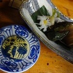 川蝉 - とこぶしは煮切り酒のタレで食べます