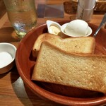 びっくりドンキー - 玉子の殻も剥いてもらて　しかもバターの蓋まで(ToT)ありがたいっす!