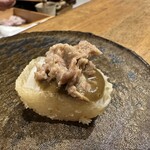 天ぷら もっこす - 下仁田葱に鮟肝乗せ　肝ソース掛け