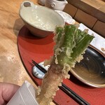 天ぷら もっこす - 太くて長いほうれん草　根を食べるだけに栽培された逸品