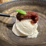 天ぷら もっこす - 最後のデザートは苺ジャム(シュガーレス)乗せヨーグルト＋クリームチーズアイス