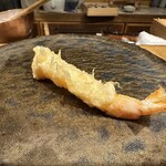 天ぷら もっこす - 完全火通し　水分抜きで濃厚な海老味　尾も海老煎餅