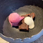 DA FIORE  - ビーツのアイスとガトーショコラ