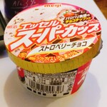 オーケー - ★★スーパーカップ ストロベリーチョコ 100円 甘さとビターがバランスよく普通に美味しい！