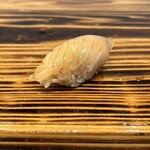 すし処 きみや - 鰆(鹿児島)。ねっとりとした美味しい鰆。もう時期でベストシーズンですね。鰆は鹿児島産。今は鰆が日本全国どこでも取れるのだとか。