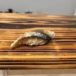 すし処 きみや - 〆鯖。皮目を炙ることによって非常に美味しい脂がより引き立ちます。とても美味しい！