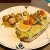 The Olivea - アボカドとサーモンのオープンサンド