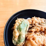 やぶ善 - 食感と風味が活かされた"ピーマン"。