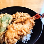 やぶ善 - 器の口径に等しい、大きい"海老"。