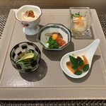 restaurant library the hotel seiryu - 前菜5種（サーモンクリームチーズのキャビア乗せ、水菜といくらお浸し、鳥貝と菜の花辛子酢味噌、蟹と帆立のレモン酢、胡麻豆腐の雲丹乗せ）