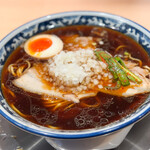大曽根中華そば はじめ - 黒 たまり醤油ラーメン 焼豚３枚☆