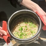 284963297 - ズワイガニの土鍋飯と汁物