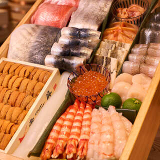 産地直送の鮮魚を使用。こだわりが詰まった珠玉の一貫をどうぞ