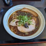 境逸品 鶏そば 山田屋 - 鶏そば(黒)。