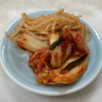 にゃがにゃが亭 - ナムルとキムチはセルフサービス。