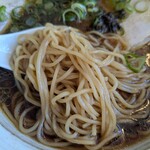 境逸品 鶏そば 山田屋 - 麺の感じ。