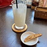 バルバルキッチンアメリ - カルピス(¥200)