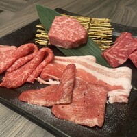 近江うし焼肉 にくTATSU 日本橋室町店 - 