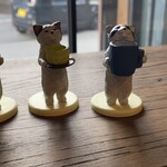 ラフ&タフ コーヒースタンド - 店内猫のインテリア