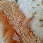 BAKERY mokki - 夾著花生醬的圓形麵包