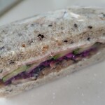 BAKERY mokki - 蘑菇醃製與培根的奶油起司三明治