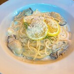 Cafe&Bar UMIラボ 千葉駅前店 - 牡蠣のホワイトクリームパスタ