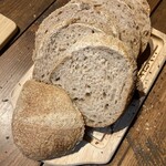 焼き屋 - カンパーニュ350円 これは醤油とかゴボウとかと合う