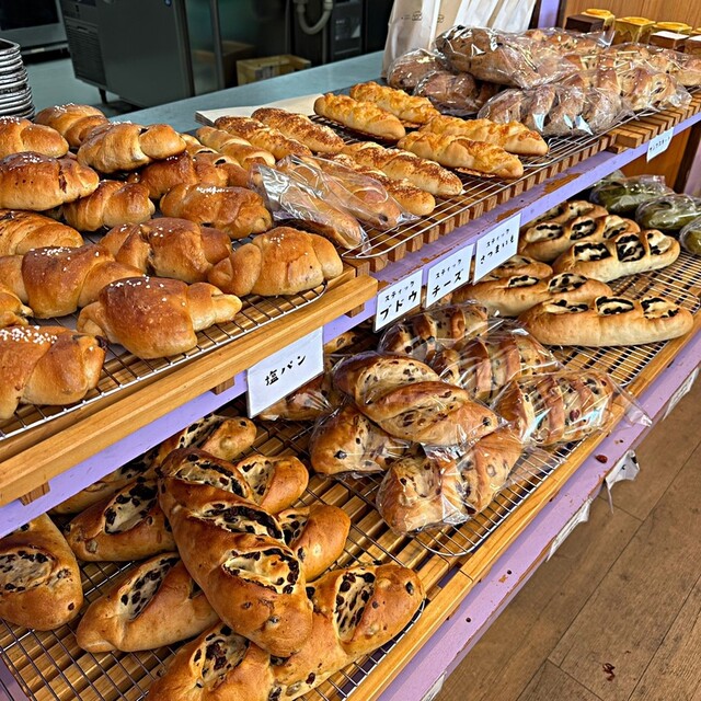 ぶどうぱん専門店 ぶどぱん - 久留米大学前/パン | 食べログ