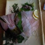 まるは食堂旅館 - ひらめの活造り（単品）。