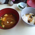 瀬戸風味 花水月 - 帆立とジャガイモのあんかけご飯・赤だし汁