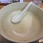 大勝軒 - 気がつくとどんぶりかかえて完飲しました♪