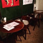 ワインカフェ用賀 - お一人様はこちらに