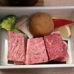 萬象閣　敷島 - 料理写真:佐賀牛、県産和牛、国産和牛食べ比べ