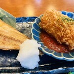 鮮魚酒場 紬季 - ホッケ     カニクリームコロッケ トマトソース