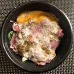 寅善 - 激辛ローストビーフ丼　¥1,100-