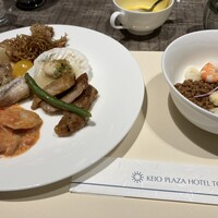 グラスコート - 温かい料理コーナーから