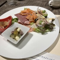 グラスコート - 前菜サラダコーナーから