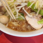 ラーメン二郎 - スープ