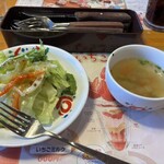 炭焼きレストランさわやか 御殿場プレミアム・アウトレット店 - セットのサラダとスープ