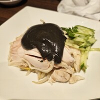 石庫門 田町店 - 棒々鶏。上にかかっているゴマのソースが濃厚で美味しい