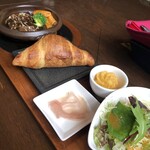 ハックルベリーフィン - 料理写真:牛ホホシチューのランチセット