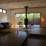 おとぎの宿米屋 - このラウンジで自由にソフトドリンクが飲めます