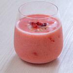 熟成スパイス薬膳カレーと生プリンの店 ８こまち。 - 人気の砂糖未使用のヘルシー麹スムージ