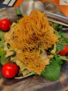 居食庵 えにしや - 「えにしやサラダ」@1200  鮪とタコも入ってました