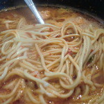 ナチポック - 麺は細麺、煮込まれてヤワ