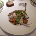 レストラン アラジン - 鯛の頭のロースト
      アスパラソバージュ、ペコロス、ジロールを添えて2014-4